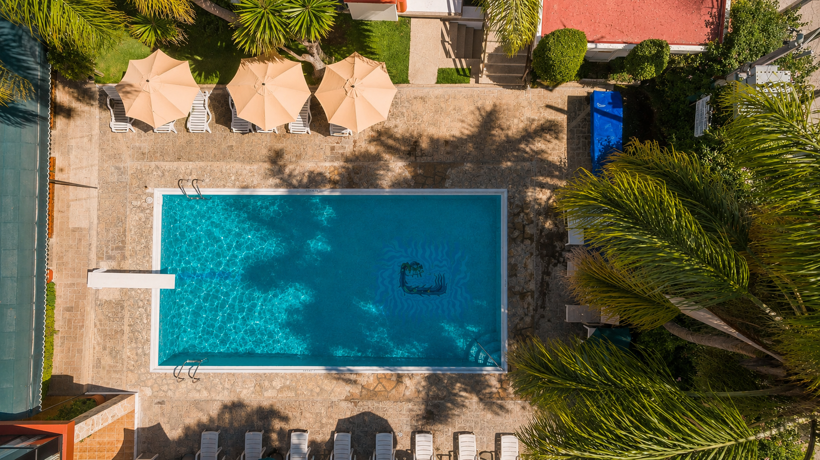 Alberca del hotel Villa Vergel